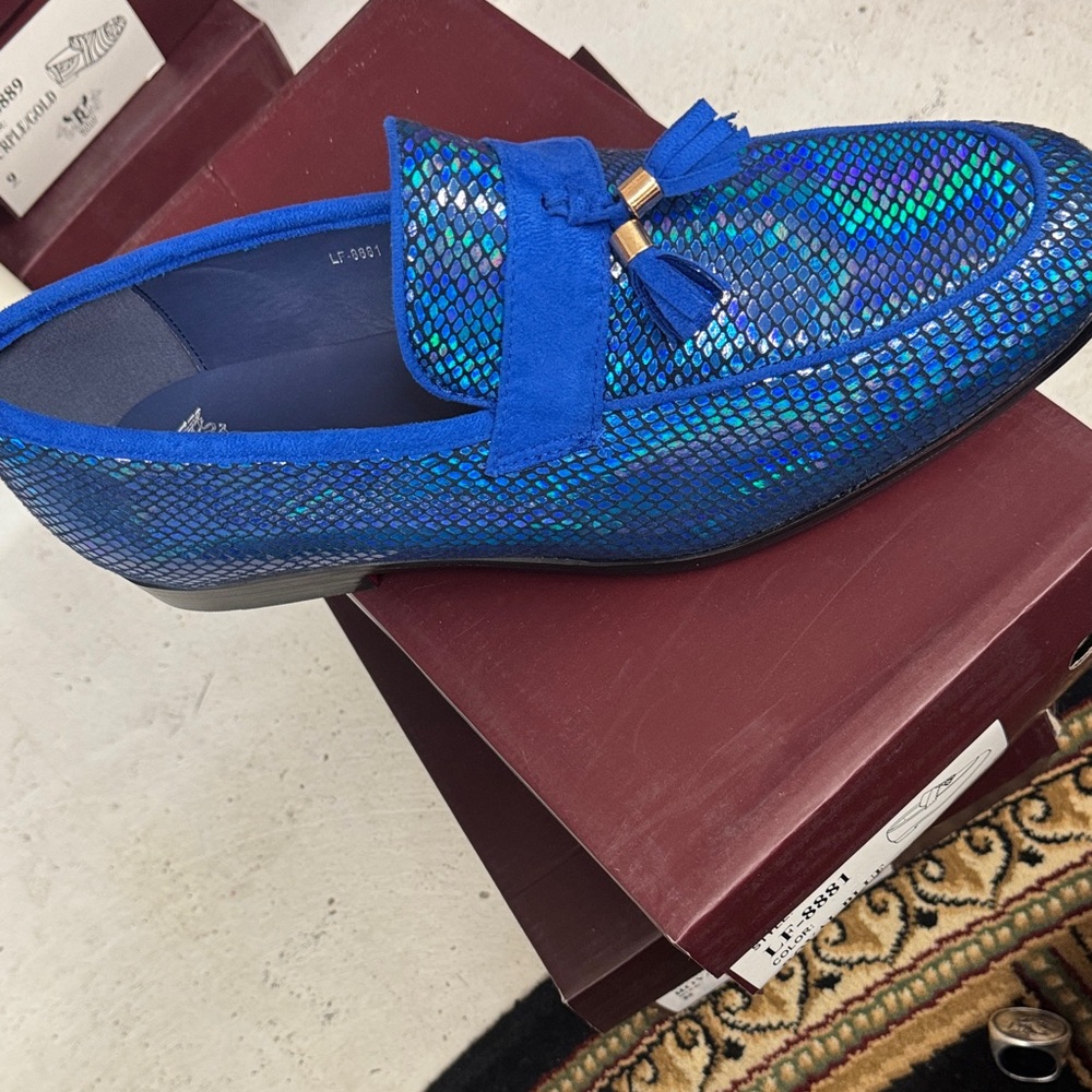Blue Textured Loafers